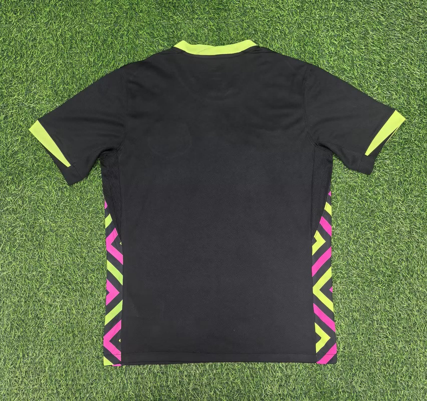 25/26 Australia away