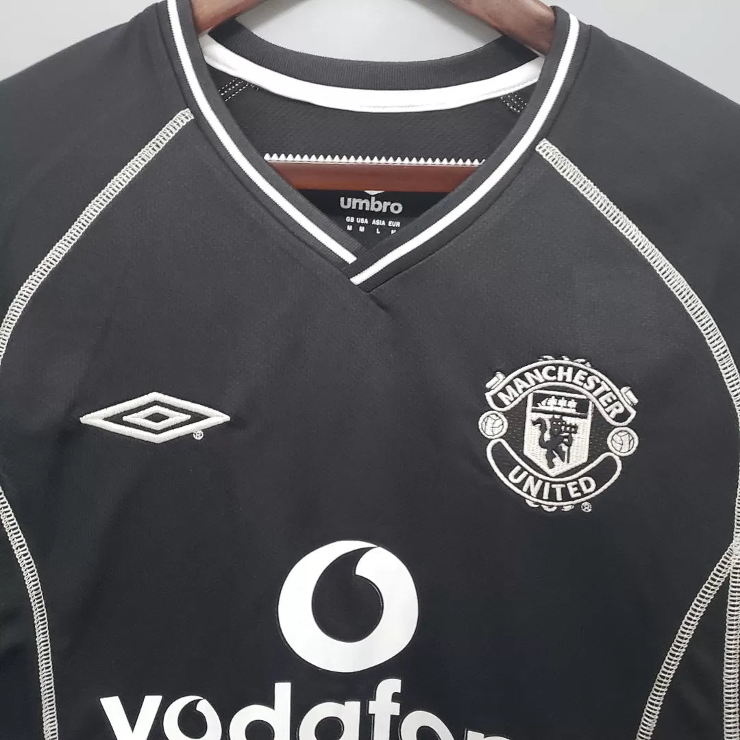 00/02 Manchester United Black Retro